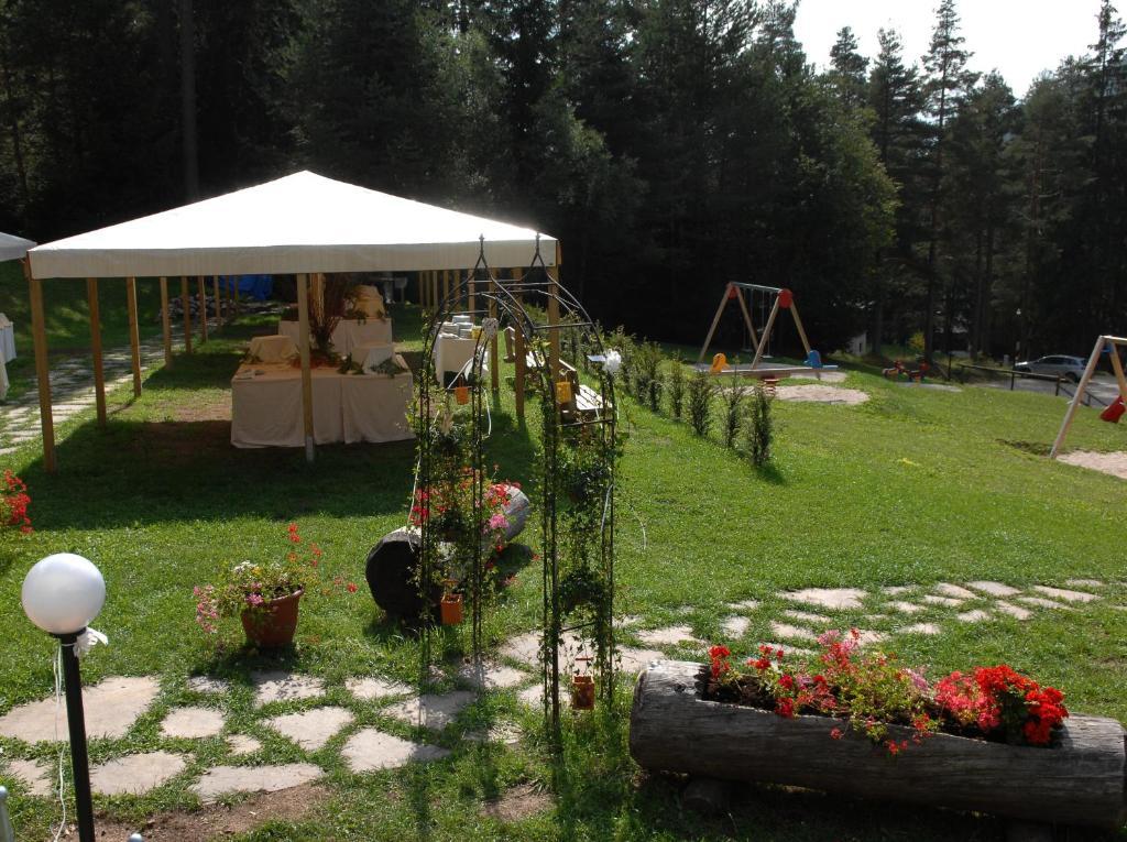 Hotel Shandranj Tesero Quarto foto